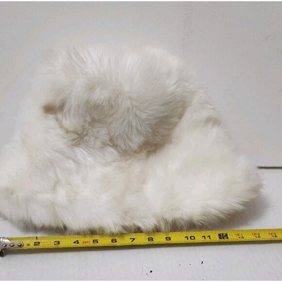 OVERSIZED FLUFFY FAUX FUR BUCKET Hat Cossack Russian fur Luxe pillbox Hat Y2K main image 8